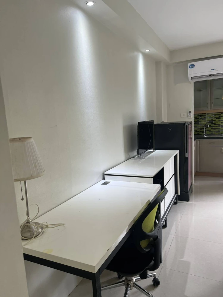 Fill your vacation to fit like a city person. Condo I-House Laguna Garden RCA. Hurry up to rent.