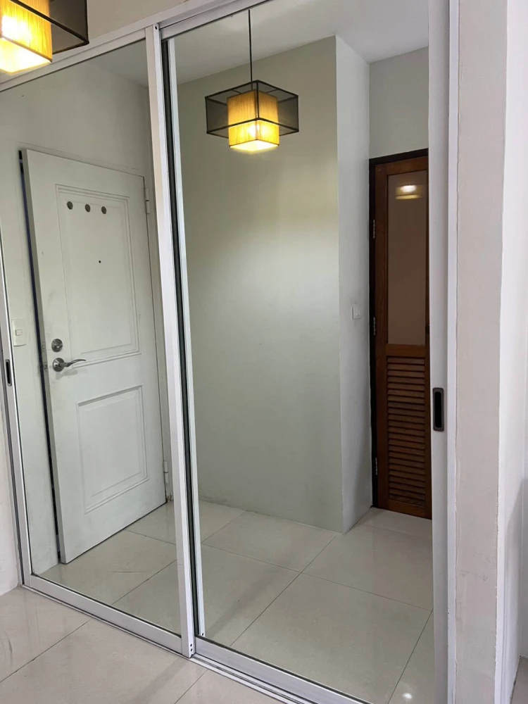 Fill your vacation to fit like a city person. Condo I-House Laguna Garden RCA. Hurry up to rent.