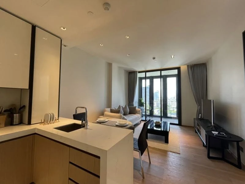 Biaetnick Sukhumvit 32 is fully furnished and equipped with all appliances, ready to move in.