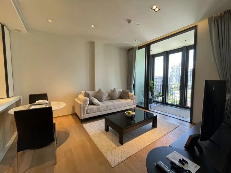 Biaetnick Sukhumvit 32 is fully furnished and equipped with all appliances, ready to move in.