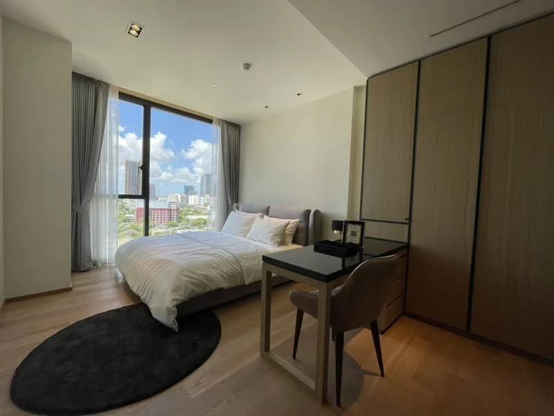 Biaetnick Sukhumvit 32 is fully furnished and equipped with all appliances, ready to move in.