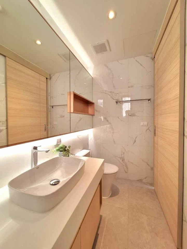 Bearing Residence: Luxury Serviced Apartment near BTS Bearing