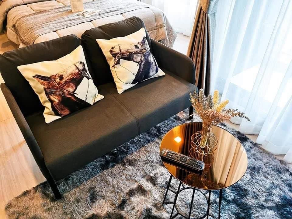 For rent: Life Asoke-Rama 9, ready to move in, fully furnished, appliances included, just bring your own luggage and move in. Don't miss out!