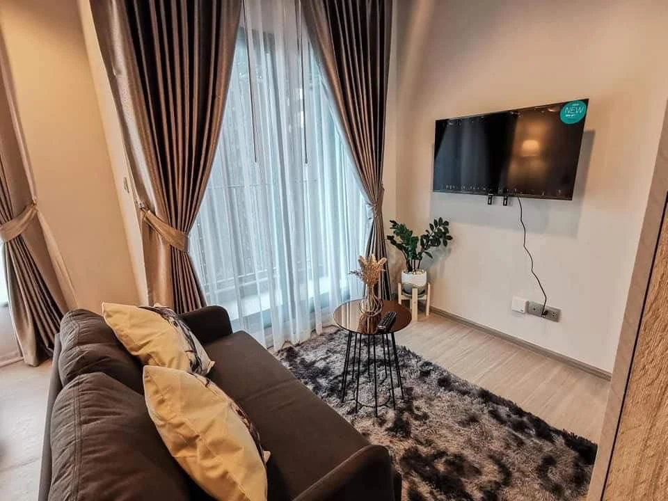 For rent: Life Asoke-Rama 9, ready to move in, fully furnished, appliances included, just bring your own luggage and move in. Don't miss out!