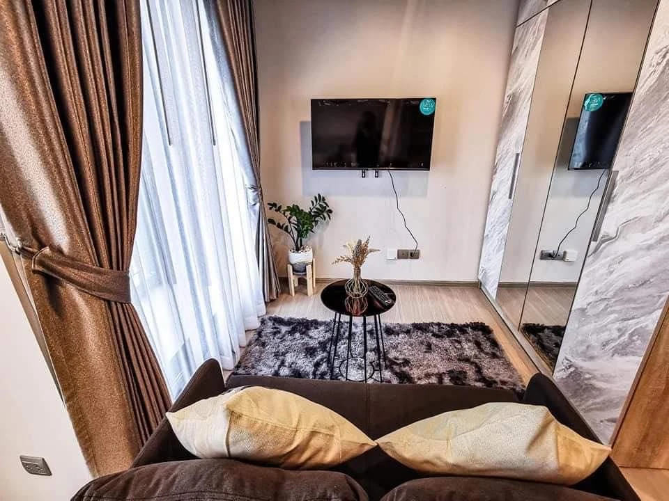 For rent: Life Asoke-Rama 9, ready to move in, fully furnished, appliances included, just bring your own luggage and move in. Don't miss out!