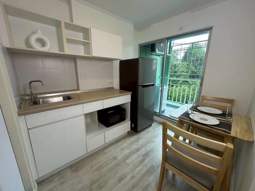 Condo for rent at Lumpini Place Boromarajonani - Pinklao. Separate rooms, well-divided zones. Good price. Come and reserve now. Don't miss out!