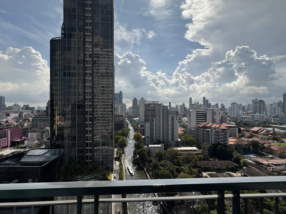 Condo for rent at Q Asoke, 2 bedrooms, 2 bathrooms, 20th floor, beautiful view, fully furnished, complete with appliances. Book now, don't miss out!