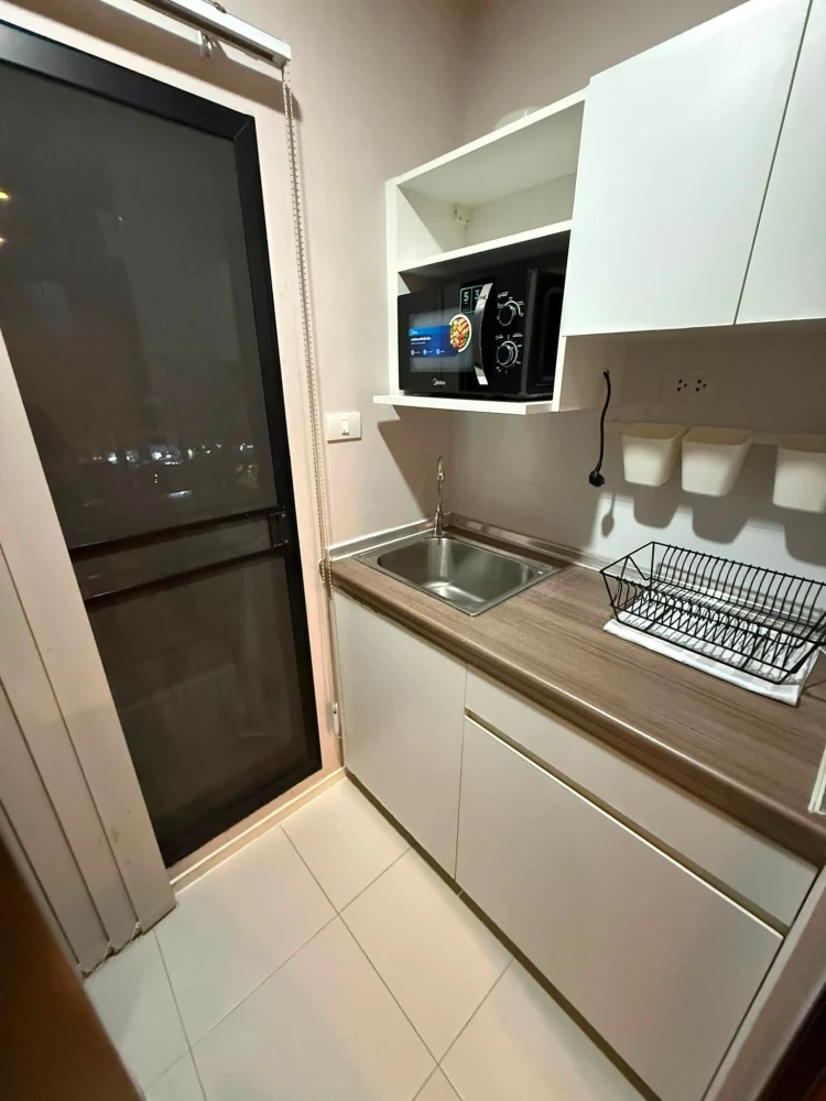 For rent: Icondo Greenspace Sukumvit 77 Phase 2. Ready to move in, fully furnished. Book now, don't miss out!