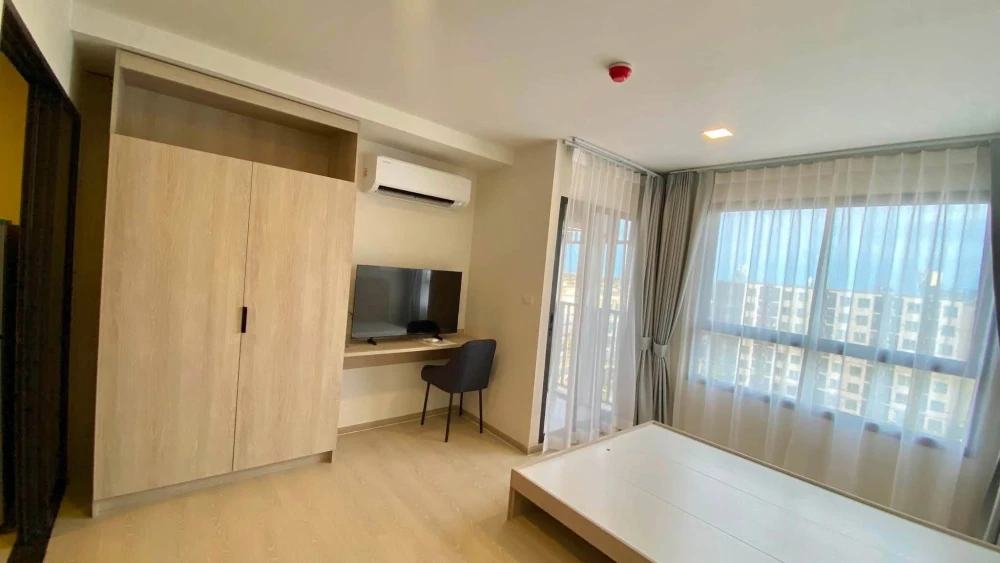 For rent: D Condo Air Ladkrabang. A comfortable room with complete furniture and appliances. Just bring your bags and move in!