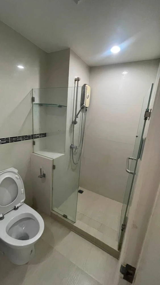 Two ready-to-move-in condos for rent at Vio Khaerai. Fully furnished with complete amenities. Great value! Book now, don't miss out!