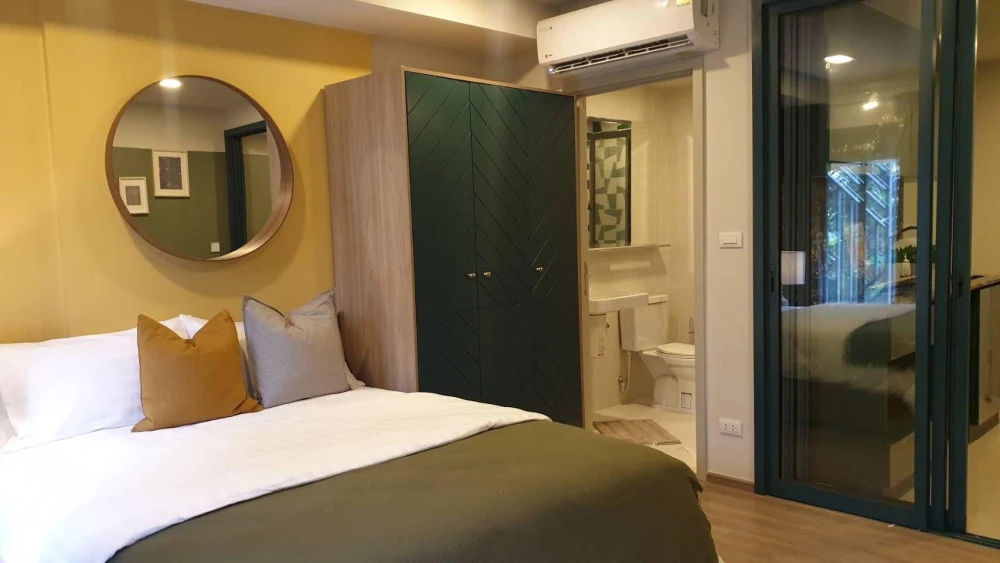 Condo for rent at The Base Sukhumvit 50. Nice room, fully furnished with appliances. Just bring your personal belongings and move in! You won't want t