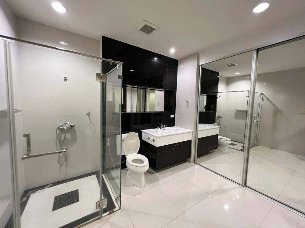 ให้เข่า The Address Chidlom ชั้น 20 ทิศเหนือ วิวเมือง เฟอร์ เครื่องใช้ไฟฟ้าครบ รีบมาจองเลย อย่าพลาด