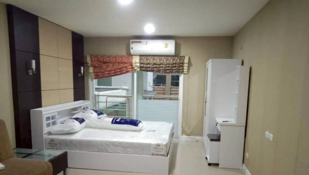 For rent: Metro Park Sathorn, fully furnished room, just bring your suitcase and move in. Hurry and reserve now!