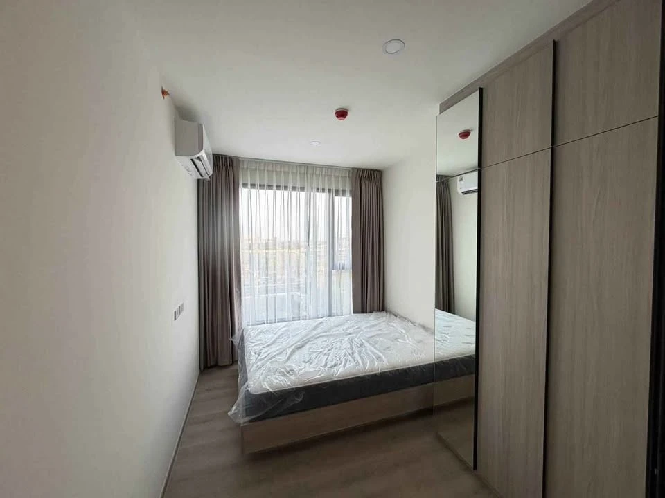 Selling down payment Origin place bangna 7th floor, swimming pool view, good location, great price, must hurry and reserve now.