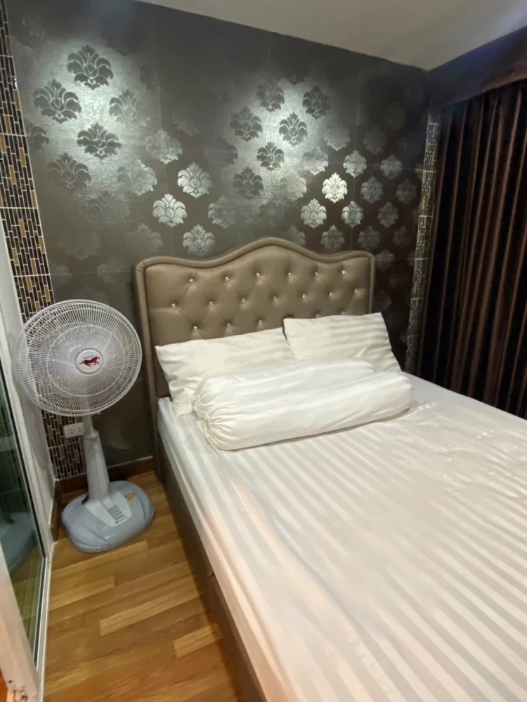 For rent!! Regent Home Sukhumvit 81 Condo. Beautiful Louis-style room. Fully furnished. Move-in ready. Don't miss out!!