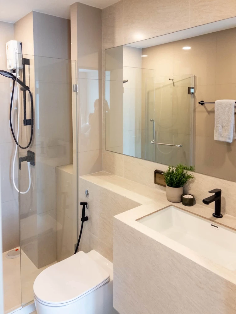 Original Play Bangkhunnon Triple Station for rent. Decorated in a Modern Classical style with Japanese influences, creating a warm and relaxing atmosp