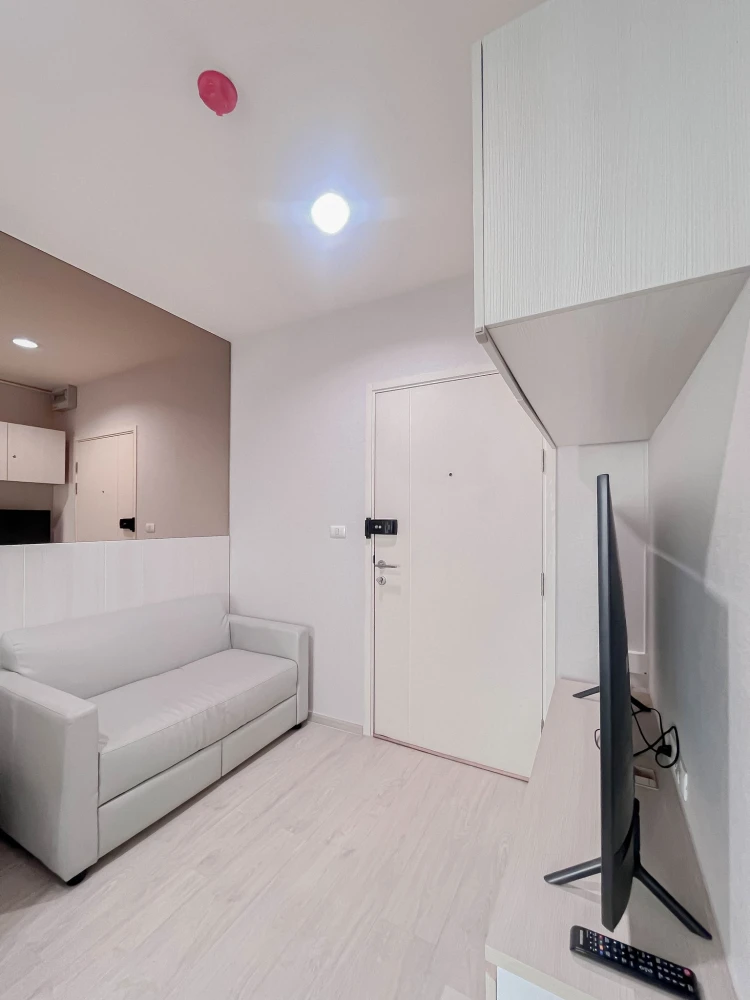 For rent 𝗔𝘀𝗽𝗶𝗿𝗲 𝗥𝗮𝘁𝗰𝗵𝗮𝗱𝗮-𝗪𝗼𝗻𝗴𝘀𝗮𝘄𝗮𝗻𝗴, a separate room on the 21st floor with a high view and an affordable price. Come reserve
