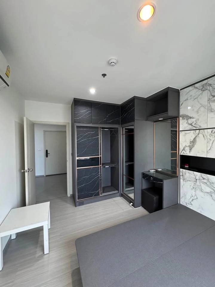 For Rent: Aspire Sathorn-Ratchaphruek Condo, ready to move in, 29th floor, high floor with great view, fully furnished with appliances. Book now!