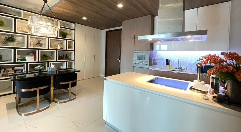 For Rent: 185 Rajadamri, 11th Floor. Fully furnished and ready to move in. Act fast—book now!