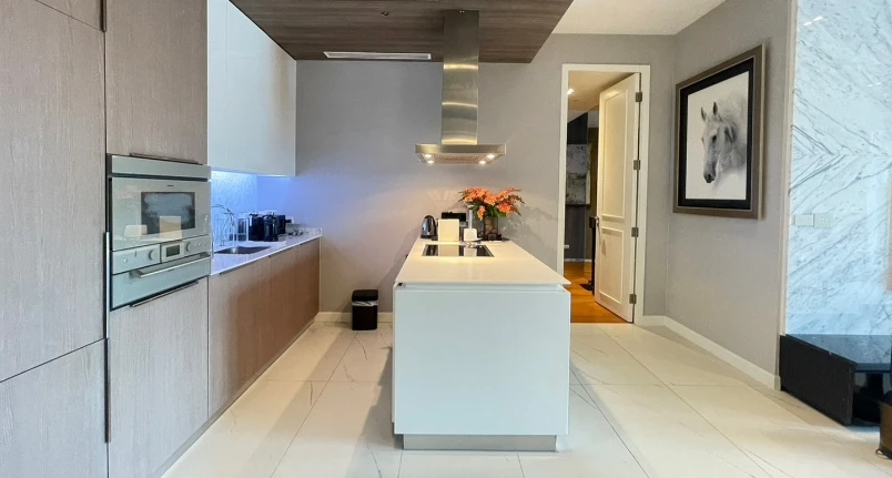 For Rent: 185 Rajadamri, 11th Floor. Fully furnished and ready to move in. Act fast—book now!
