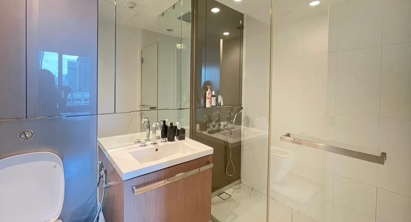 For Rent: 185 Rajadamri, 11th Floor. Fully furnished and ready to move in. Act fast—book now!