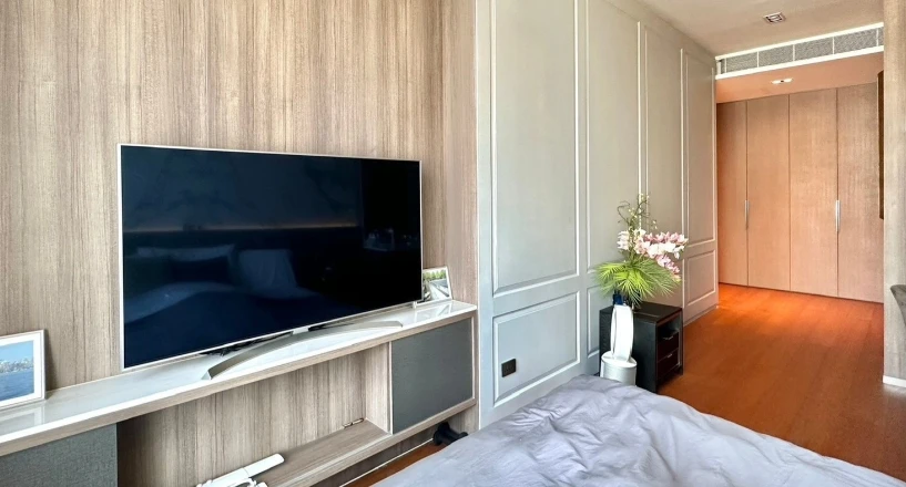 For Rent: 185 Rajadamri, 11th Floor. Fully furnished and ready to move in. Act fast—book now!