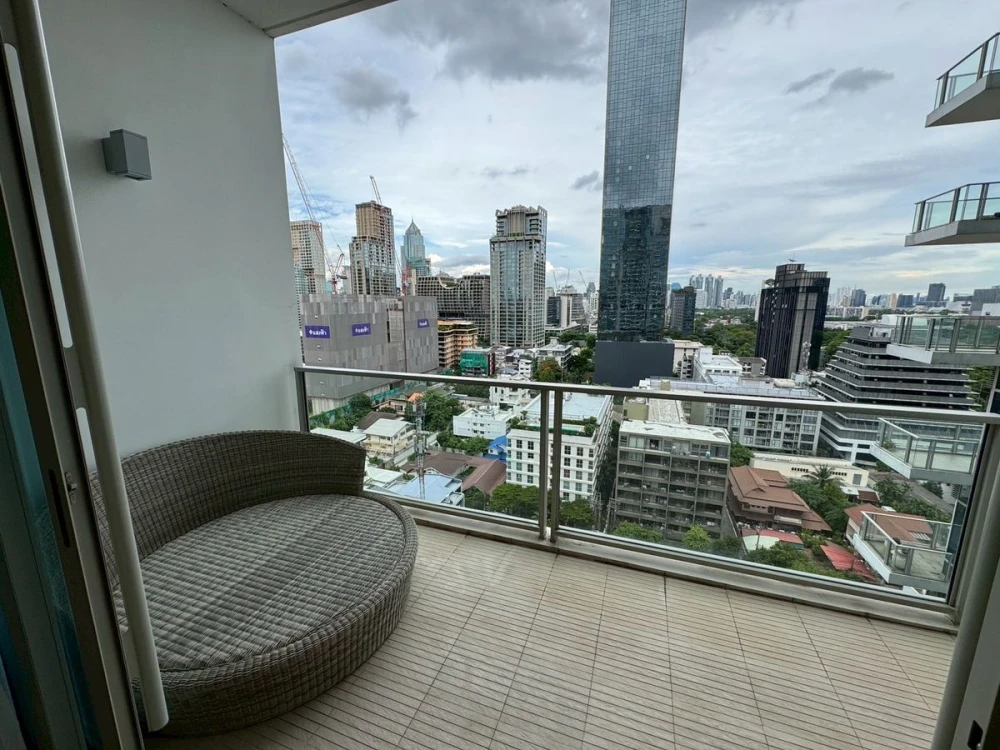 For rent: 185 Rajadamri, 15th floor, spacious room, comfortable living, fully furnished, book now, don't miss out.