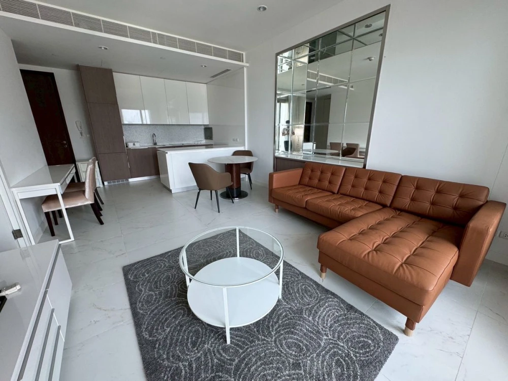 For rent: 185 Rajadamri, 15th floor, spacious room, comfortable living, fully furnished, book now, don't miss out.