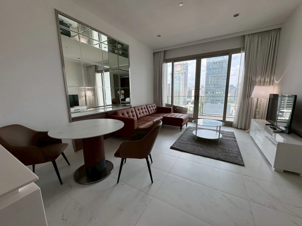 For rent: 185 Rajadamri, 15th floor, spacious room, comfortable living, fully furnished, book now, don't miss out.