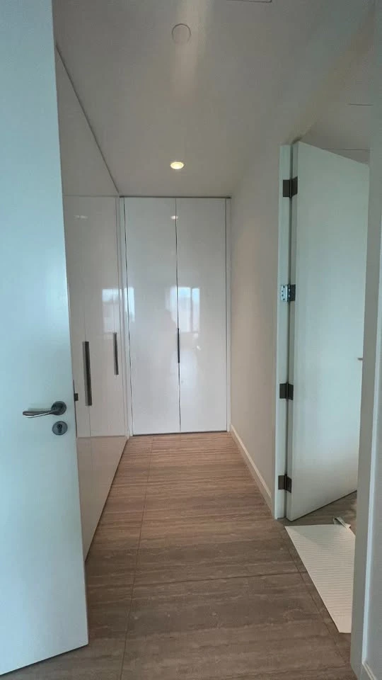 For rent 185 Ratchadamri, high floor, spacious, ready to move in, fully furnished, reserve now.