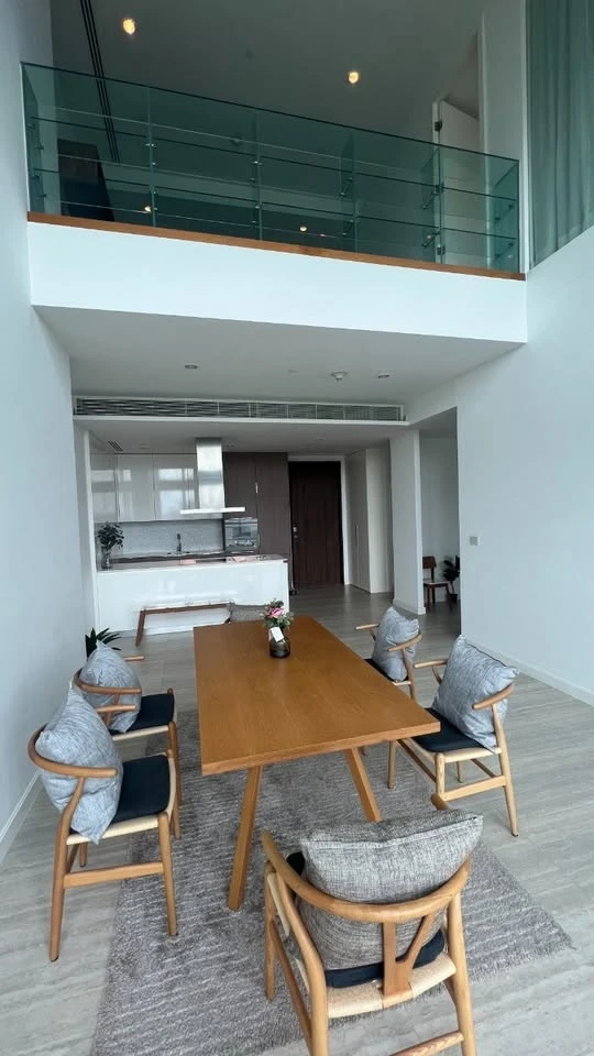 For rent 185 Ratchadamri, high floor, spacious, ready to move in, fully furnished, reserve now.