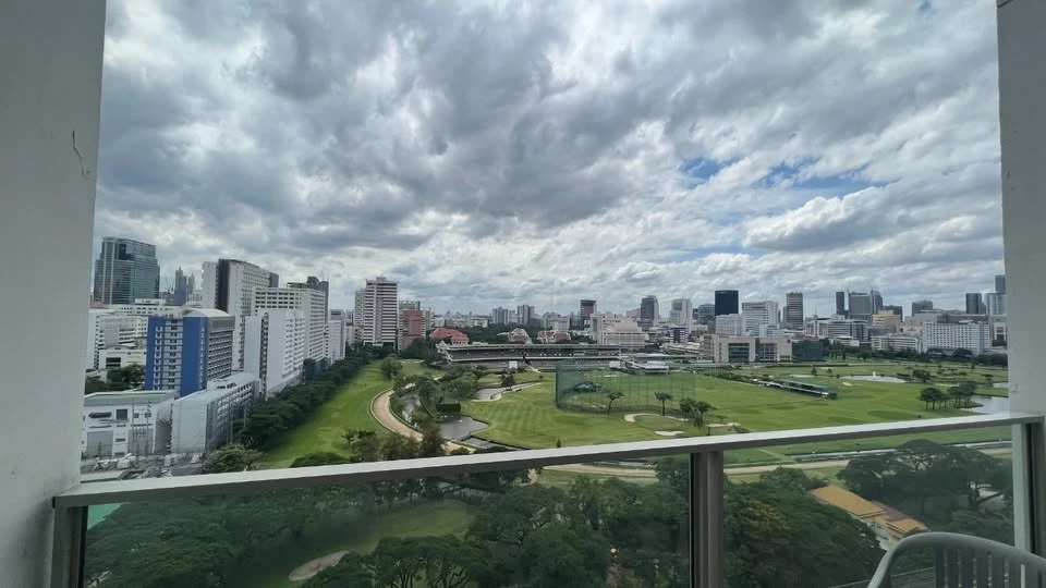 For rent 185 Ratchadamri, high floor, spacious, ready to move in, fully furnished, reserve now.