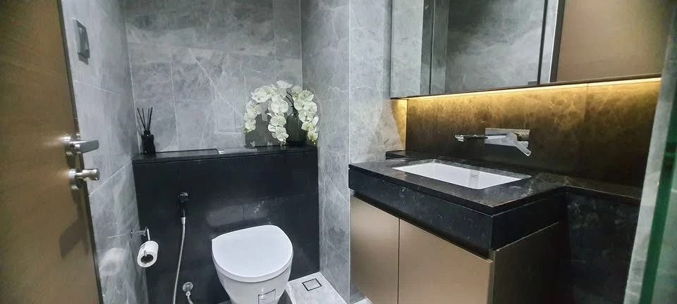For rent 28 Chidlom corner room, spacious, comfortable, fully furnished, built-in, book now before you miss out++