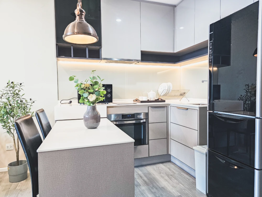 For rent: 333 Riverside, luxury condo, river view room, north-facing balcony, beautifully decorated, complete with appliances. Reserve now!