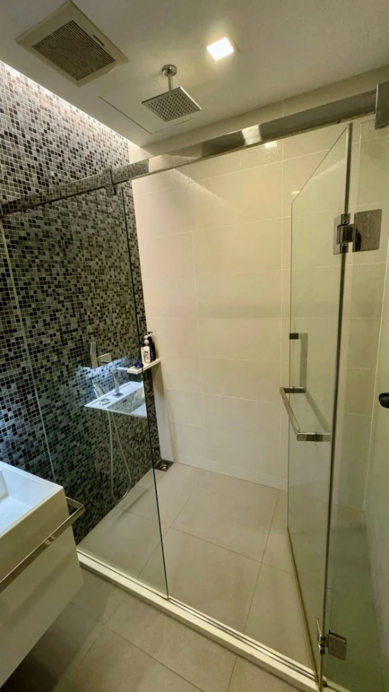 For rent: 333 Riverside. Spacious room, fully furnished, all appliances included. Don't miss out!
