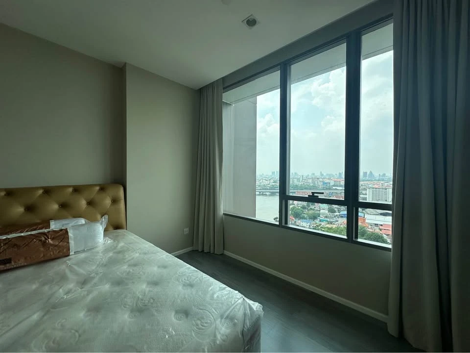 For rent: 333 Riverside, large room, comfortable, lots of usable space, hurry up and come and reserve today.