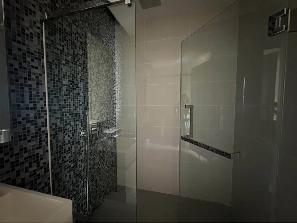 For rent: 333 Riverside, large room, comfortable, lots of usable space, hurry up and come and reserve today.