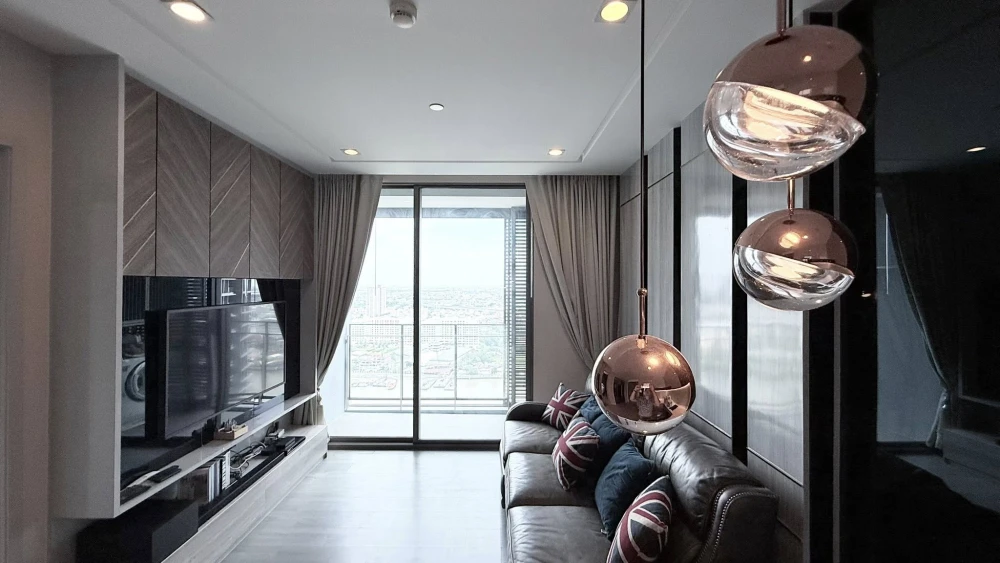 For rent 333 Riverside, built-in room, very luxurious The view of the river is the best. You can bring your bags and move in. Hurry up to reserve.