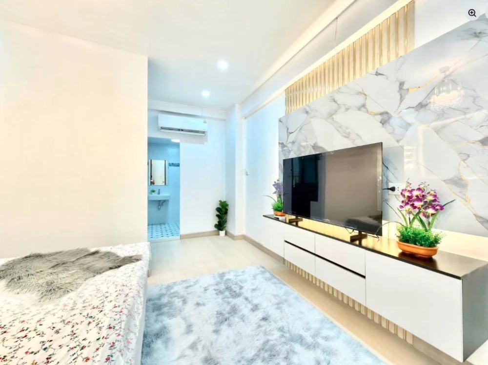 9 Karat Condo for rent (Pattaya Central). Prime location, 5th floor, city view, stunningly decorated. Book now!