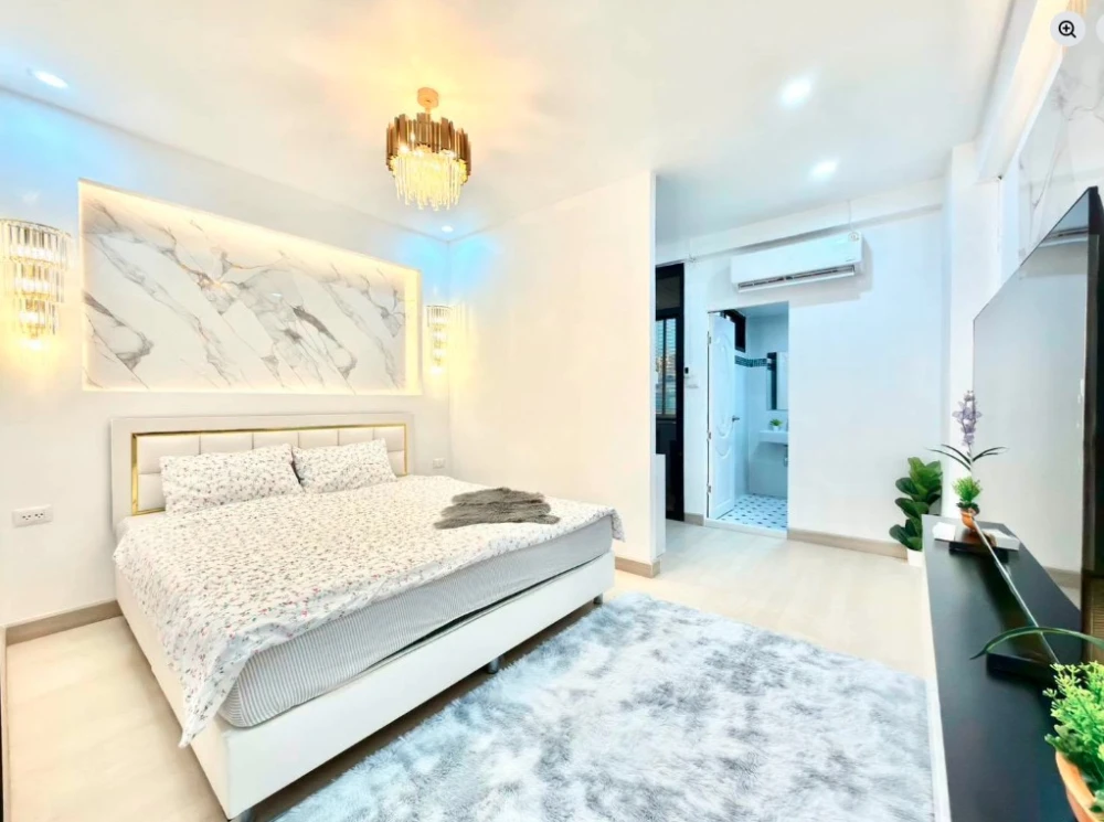 9 Karat Condo for rent (Pattaya Central). Prime location, 5th floor, city view, stunningly decorated. Book now!