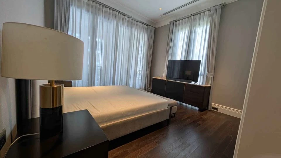 For rent: 98 Wireless, 3 bedrooms, spacious living area, fully furnished. Don't miss out!