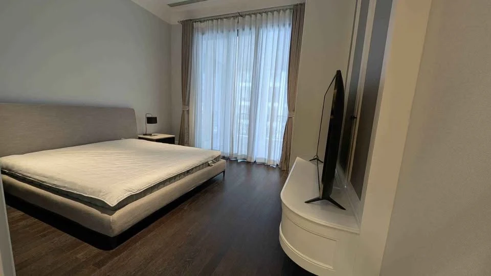 For rent: 98 Wireless, 3 bedrooms, spacious living area, fully furnished. Don't miss out!