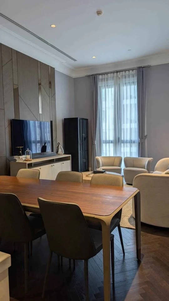 For rent: 98 Wireless, 3 bedrooms, spacious living area, fully furnished. Don't miss out!