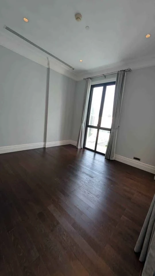 For rent: 98 Wireless, 3 bedrooms, spacious living area, fully furnished. Don't miss out!