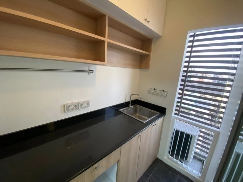 For rent: A Space Asoke-Ratchada, fully furnished with all appliances. Just bring your personal belongings and move in!