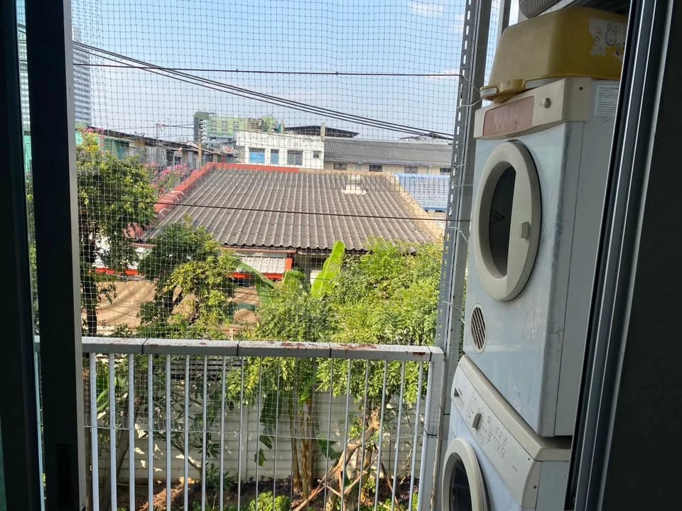 For rent: A Space Asoke-Ratchada, ready-to-move-in unit with furniture and appliances included. Book now! Don't miss out! +++