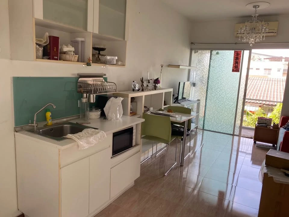 For rent: A Space Asoke-Ratchada, ready-to-move-in unit with furniture and appliances included. Book now! Don't miss out! +++