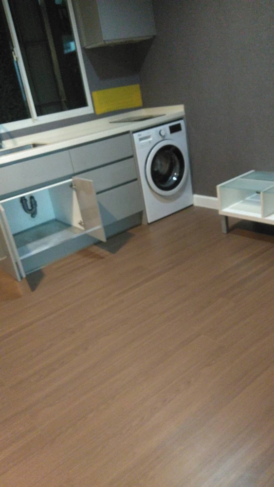 For rent A Space ID Asok-Ratchada, 18th floor, high view, spacious room, lots of usable space, hurry up and reserve now, don't delay.