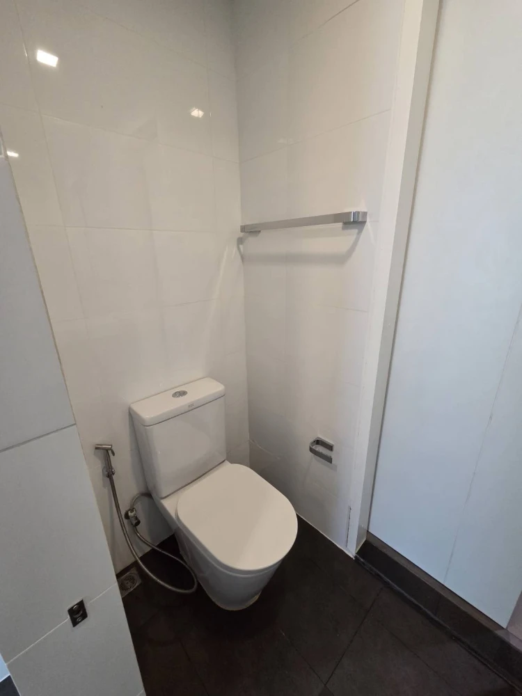 For rent A Space ID Asoke-Ratchada, clean room, good feng shui, comes with a large bed, very comfortable to sleep on, don't miss out on booking.