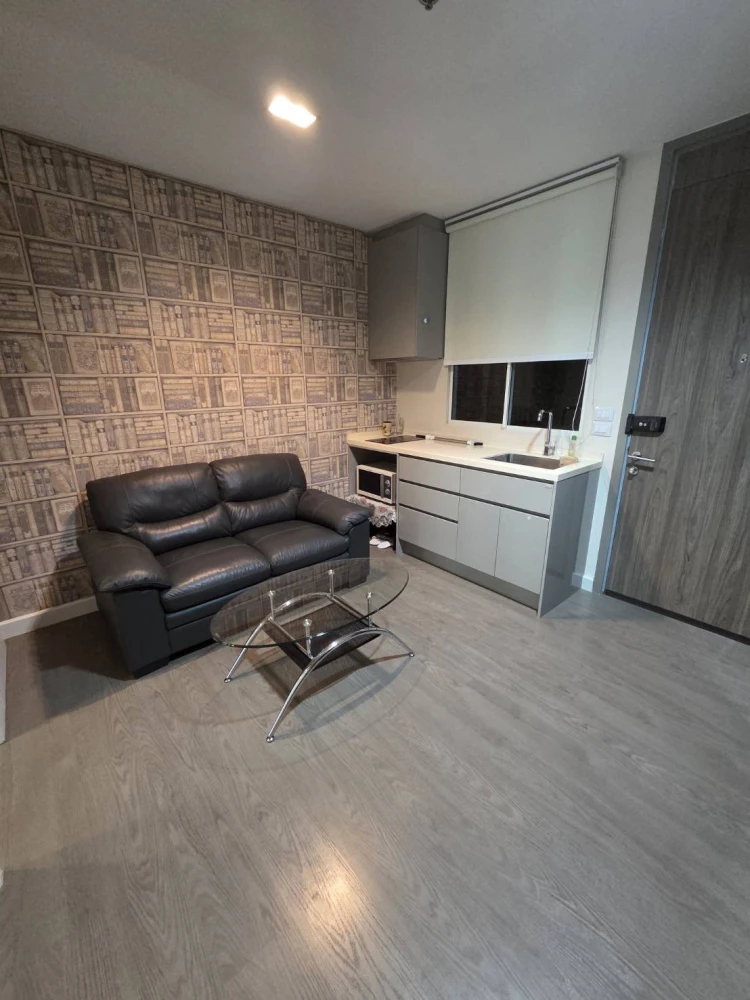 For rent A Space ID Asoke-Ratchada, clean room, good feng shui, comes with a large bed, very comfortable to sleep on, don't miss out on booking.